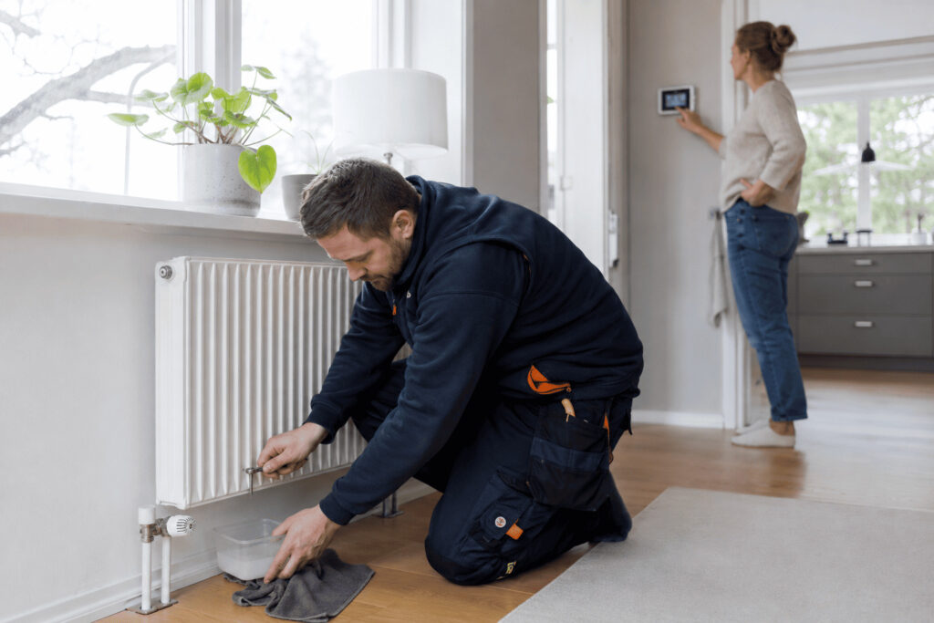 Luftning av radiator när trycket i värmesystemet behöver kontrolleras